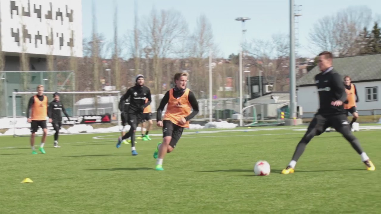 - Glad i denne gutten her